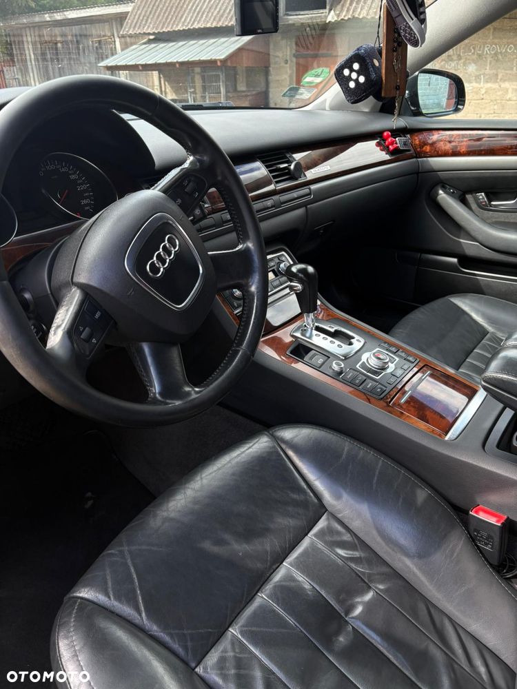 Audi A8 - 6