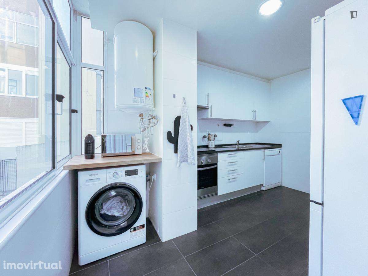 Apartamento com 4 quartos - localizado em Picoas Lisbon - Grande imagem: 4/33