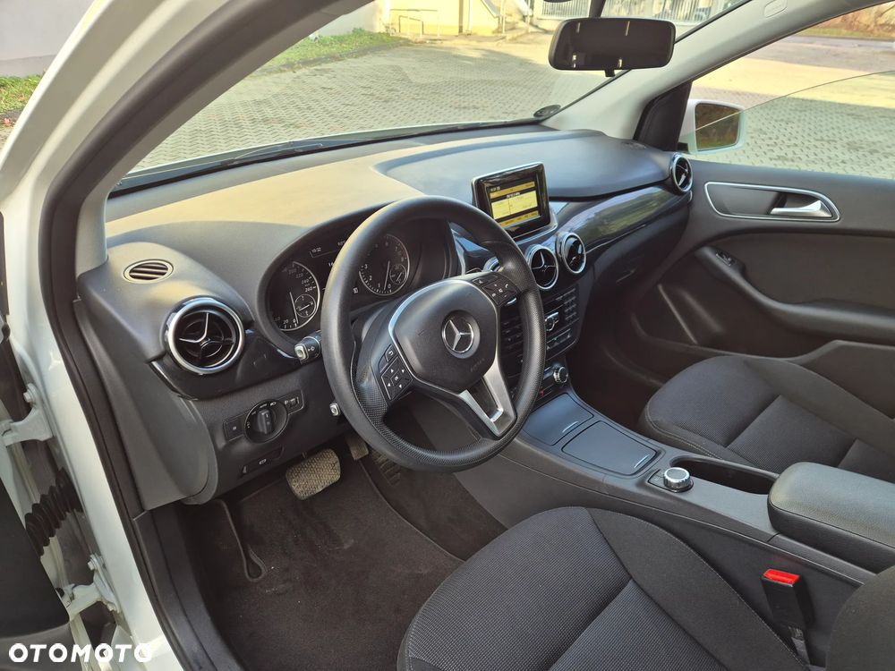 Mercedes-Benz Klasa B 180 7G-DCT Edition - 10