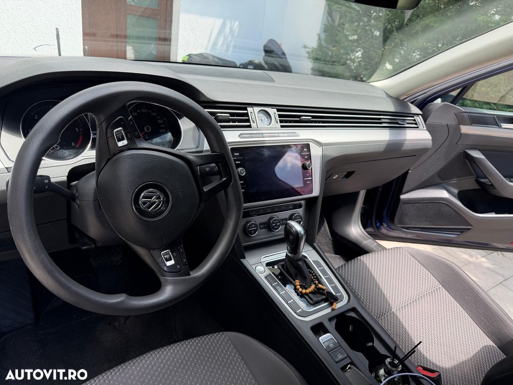 Volkswagen Passat 2.0 TDI SCR DSG Comfortline - 25
