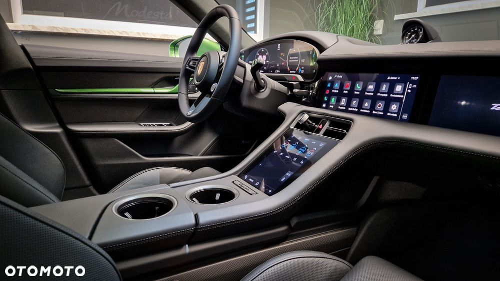 Porsche Taycan - 3