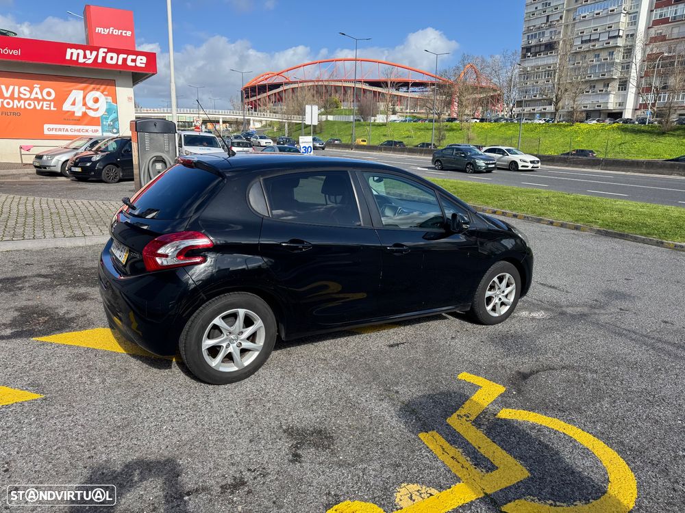 Peugeot 208 1.4 HDi Active - 9