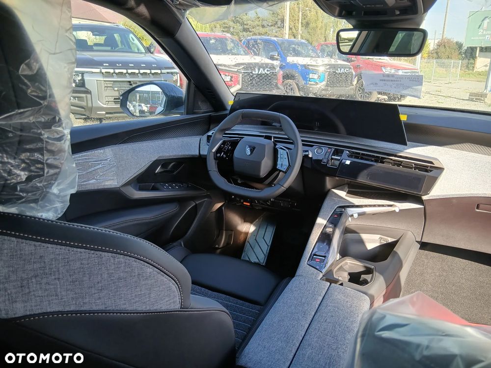 Peugeot 5008 1.2 PureTech mHEV Business S&S e-DCS6 - 17