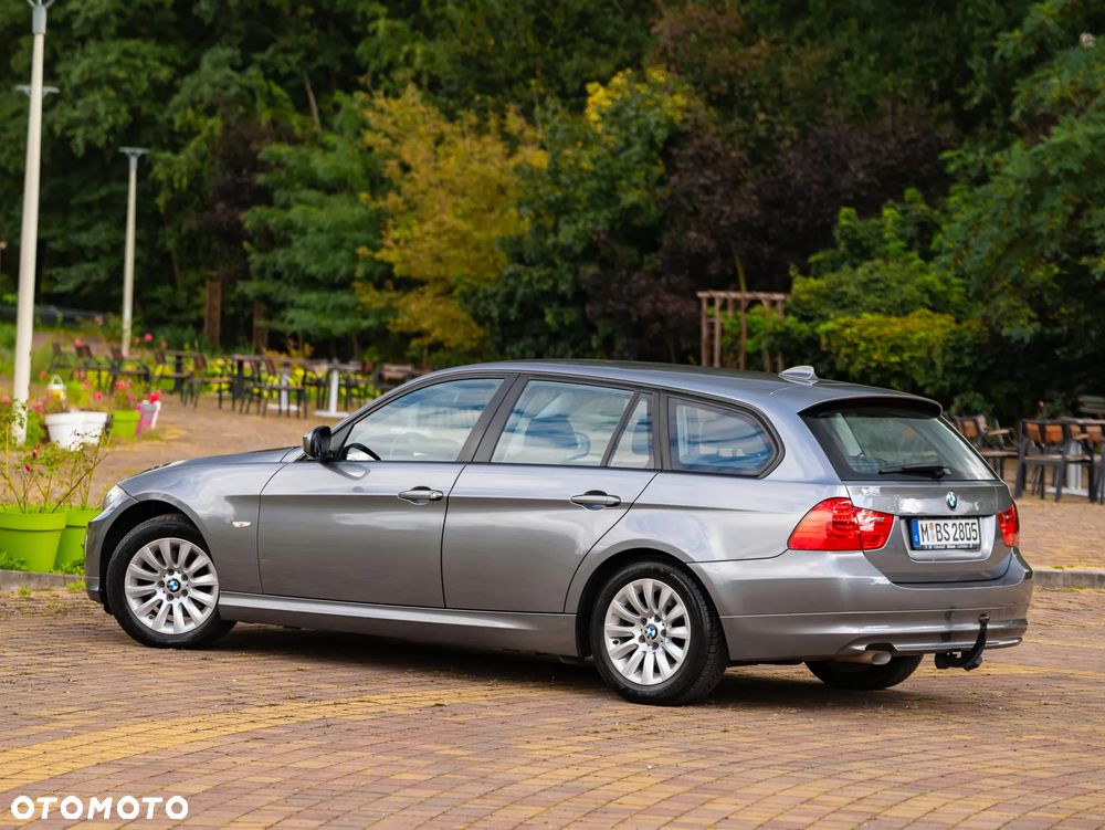 BMW Seria 3 318d DPF Touring - 6