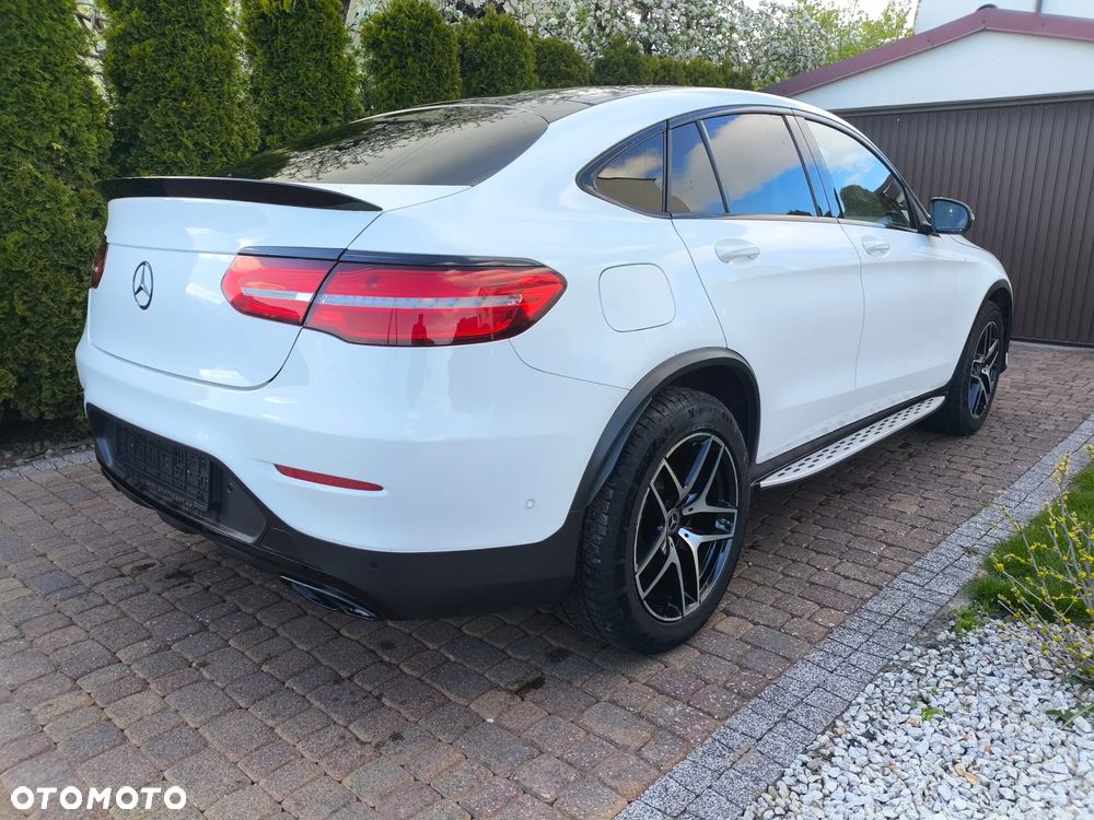 Mercedes-Benz GLC 300 4Matic 9G-TRONIC AMG Line - 15