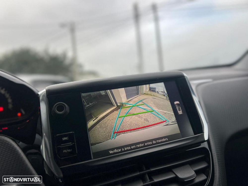 Peugeot 2008 1.2 PureTech Style - 8