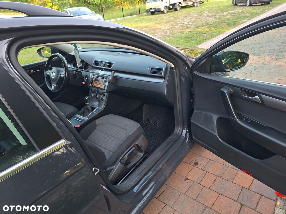 Volkswagen Passat 1.6 TDI BlueMotion - 30