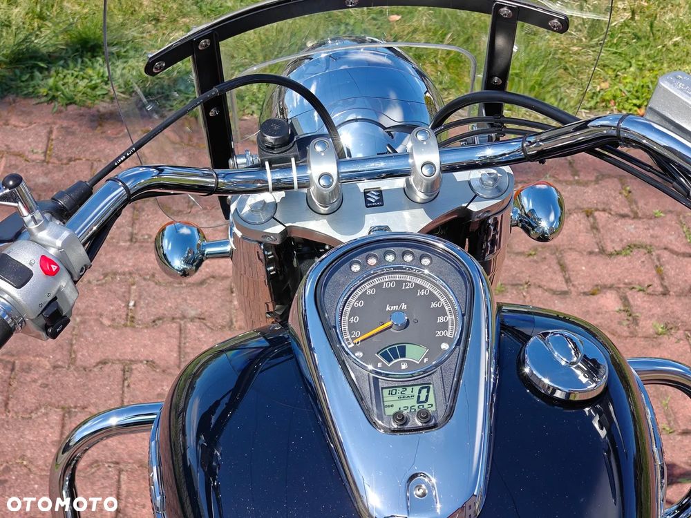Suzuki Intruder - 29