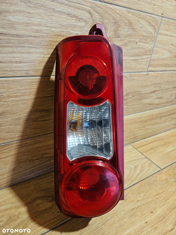 Peugeot Partner II Lampa Lewy Tył Lewa Tylna - 1