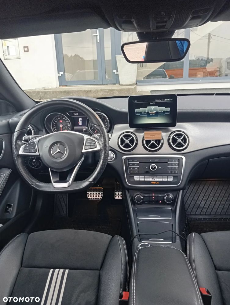 Mercedes-Benz CLA 200 7G-DCT AMG Line - 4