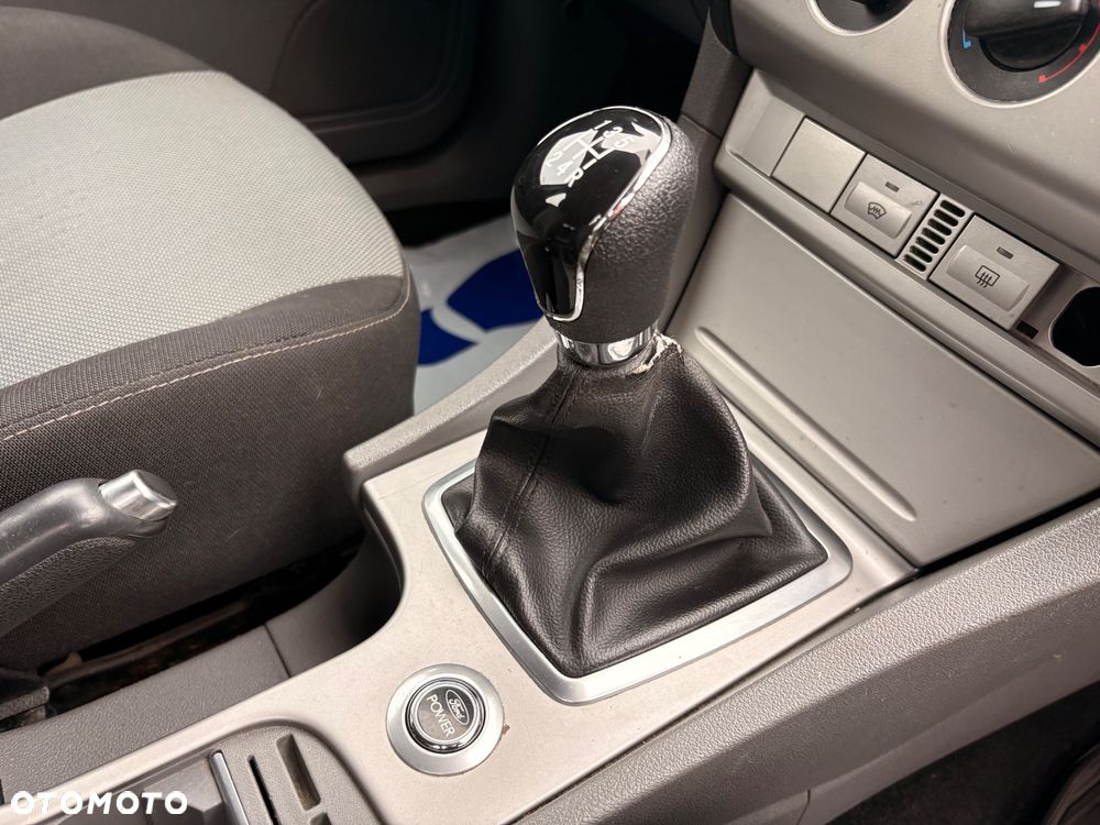 Ford Focus 1.6 Ti-VCT Titanium - 25