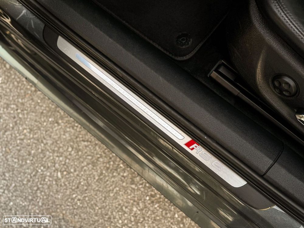 Audi RS6 Avant 4.0 TFSi quattro Tiptronic - 32