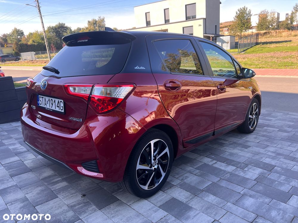 Toyota Yaris Hybrid 100 Selection - 6