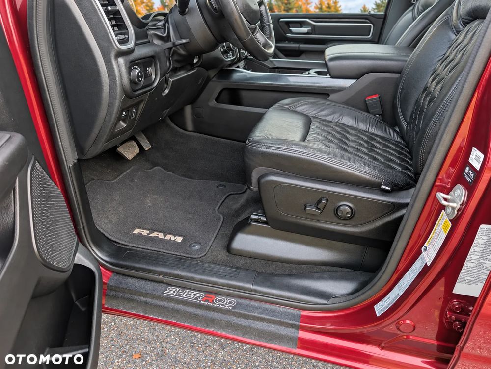 RAM 1500 Crew Cab Shortbed Bighorn - 18