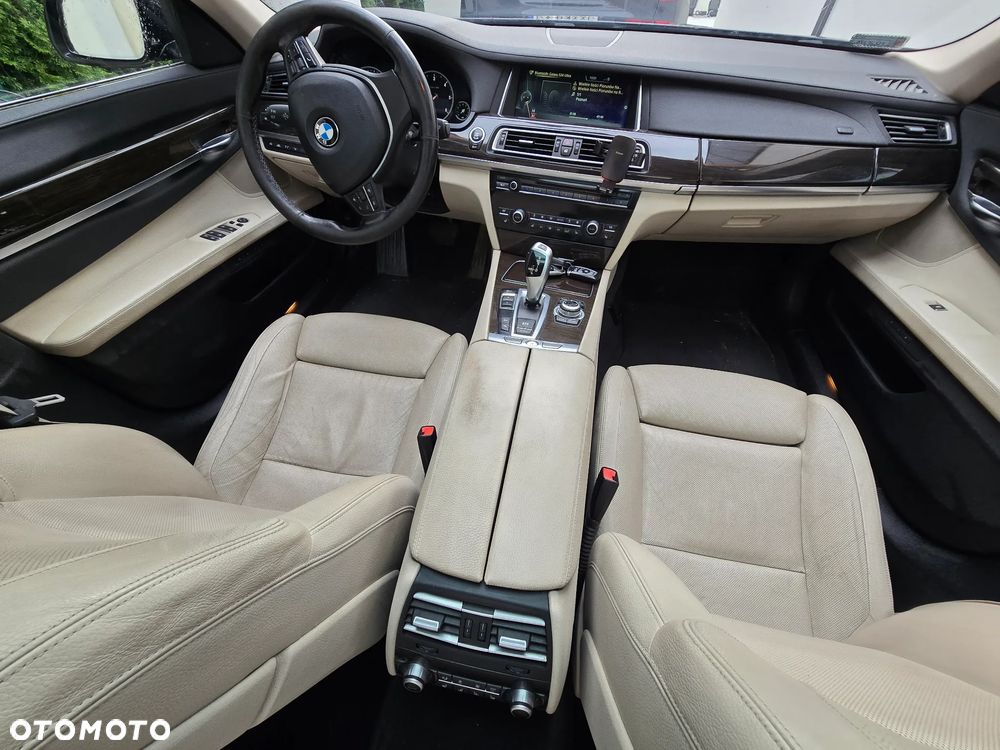BMW Seria 7 730d xDrive - 14