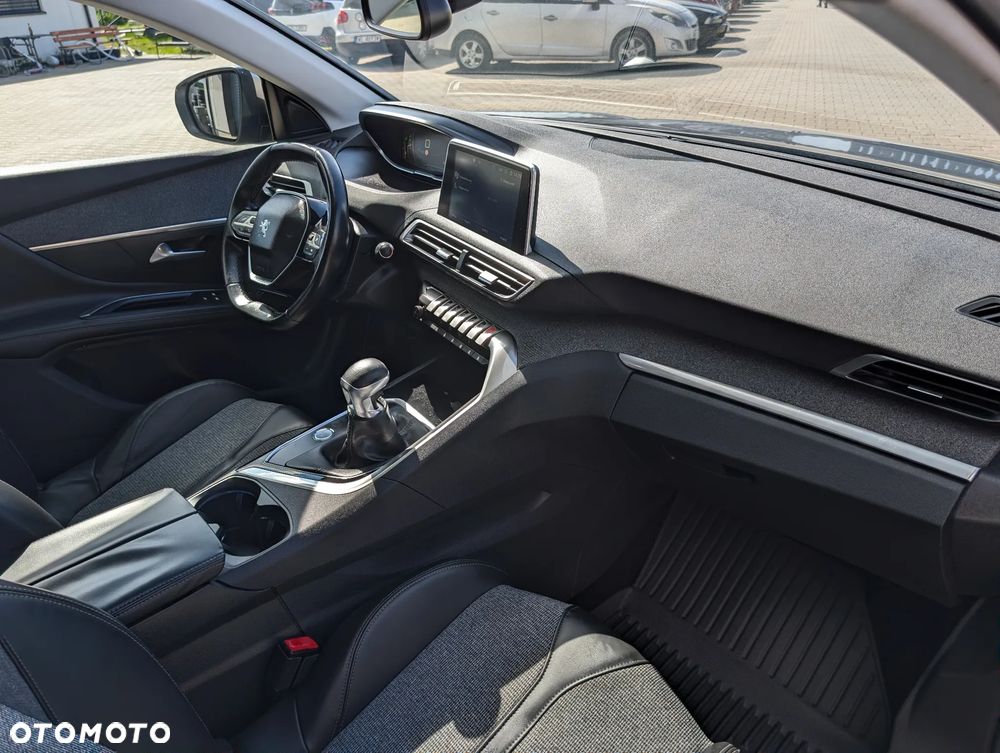 Peugeot 5008 2.0 BlueHDI Allure S&S - 31