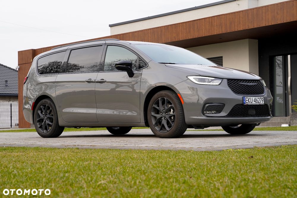 Chrysler Pacifica - 20