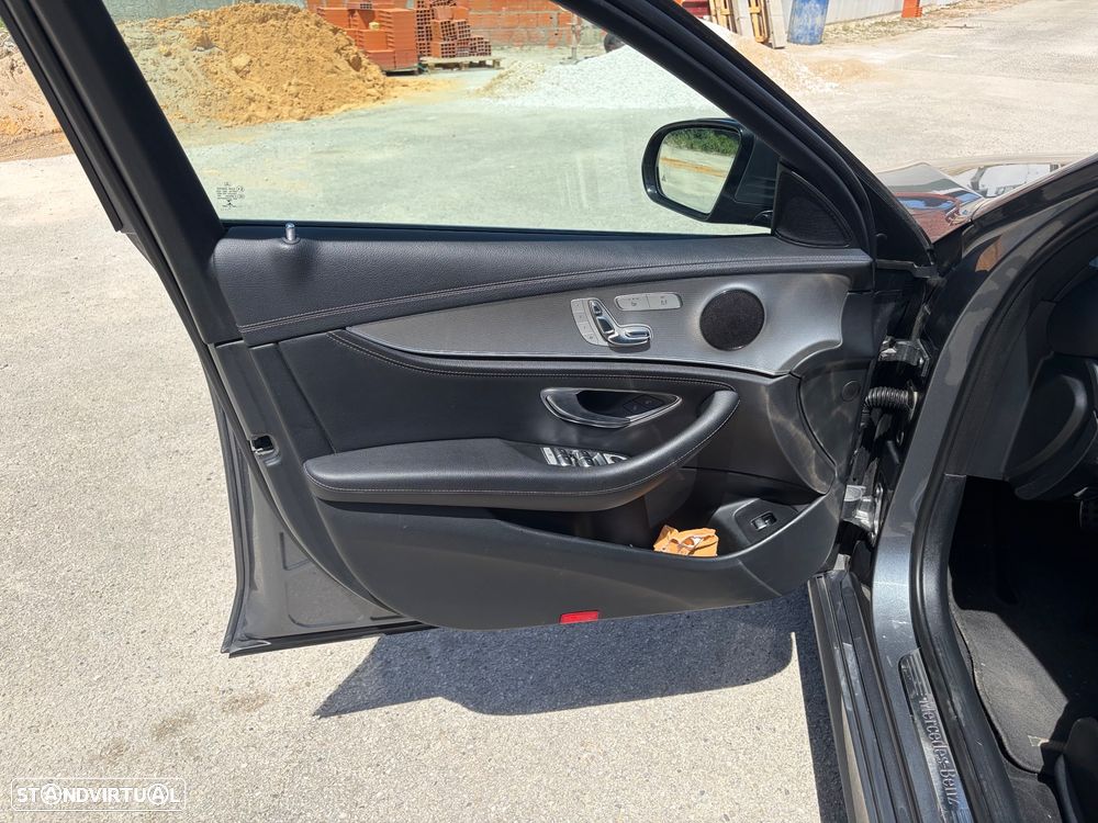 Mercedes-Benz E 220 d AMG Line - 30
