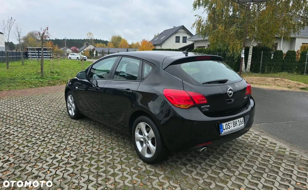 Opel Astra 2.0 CDTI DPF Automatik Design Edition - 7