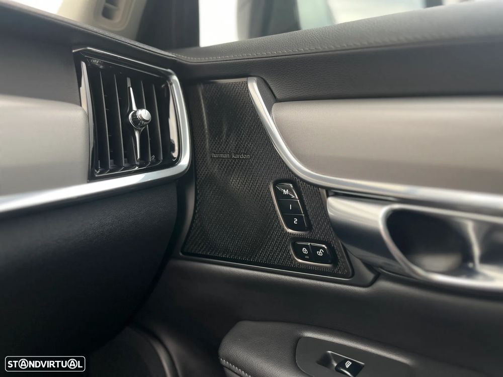 Volvo V90 2.0 T6 PHEV Plus Dark AWD - 26