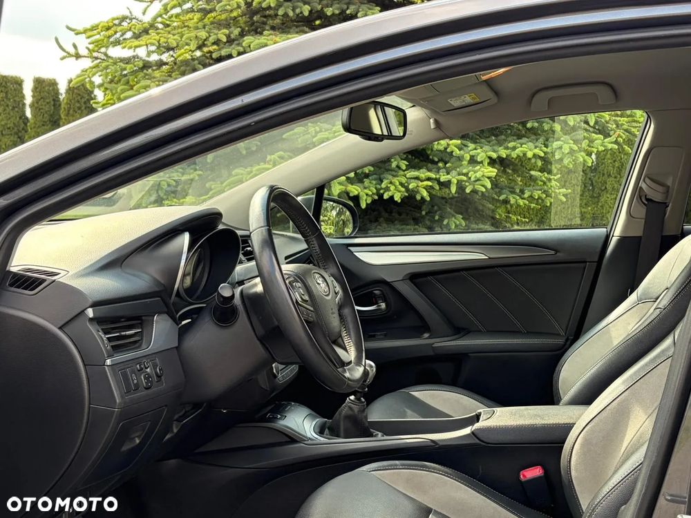 Toyota Avensis 2.0 D-4D Prestige - 11