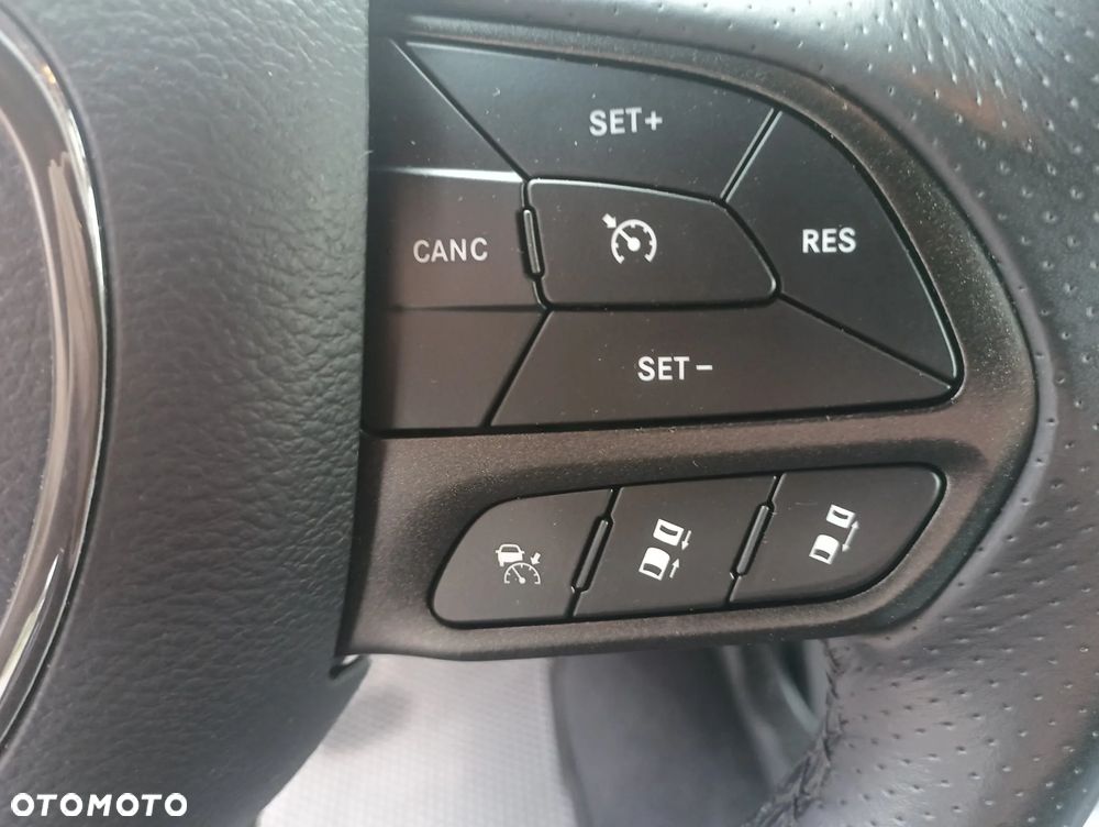 Dodge Challenger 5.7 R/T - 12