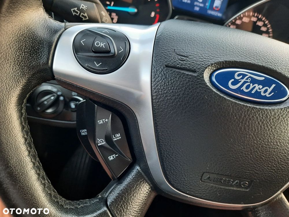 Ford Kuga 2.0 TDCi 2x4 SYNC - 24