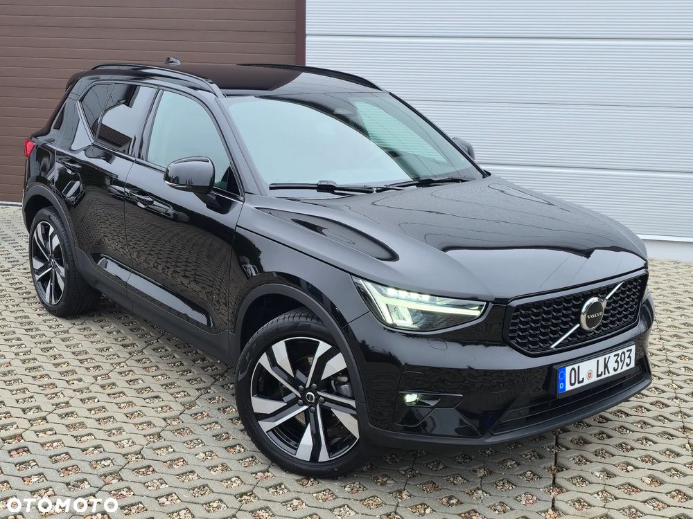 Volvo XC 40 B3 B DKG Plus Black Edition - 1
