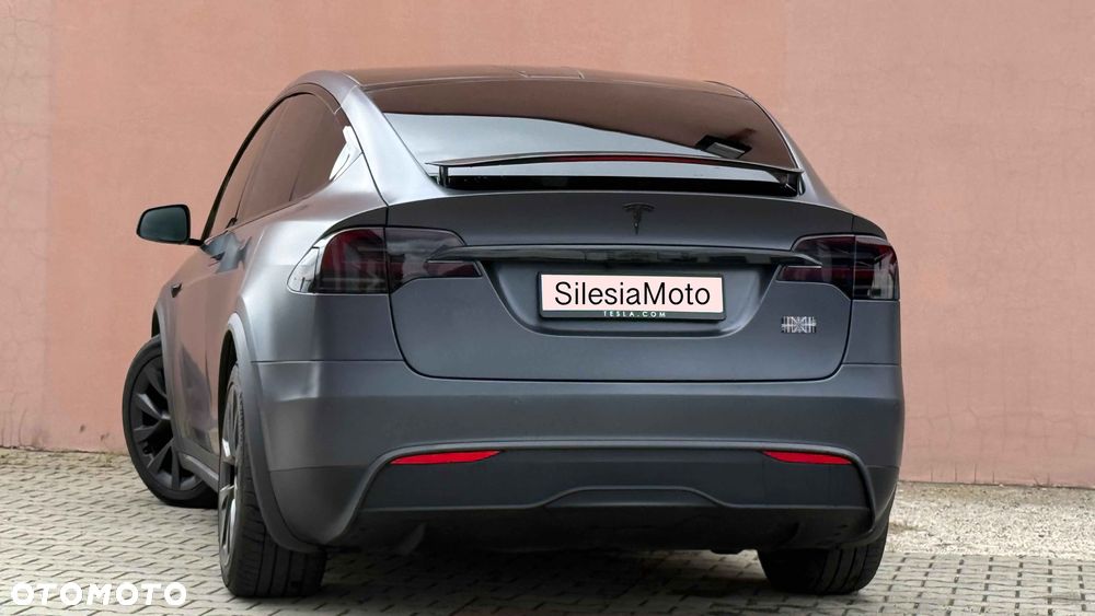 Tesla Model X - 4