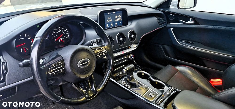 Kia Stinger 2.0 T-GDI GT Line - 4