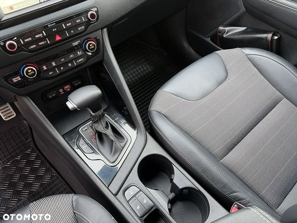 Kia Niro 1.6 GDI Hybrid M - 22