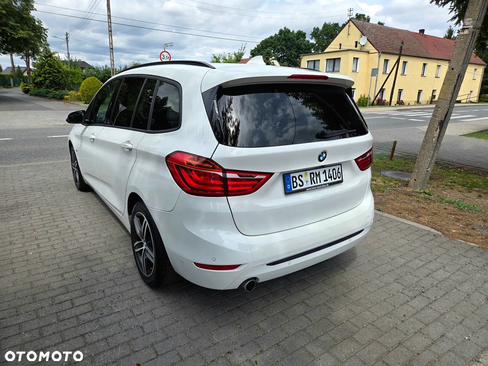 BMW Seria 2 218d Sport-Aut Sport Line - 9