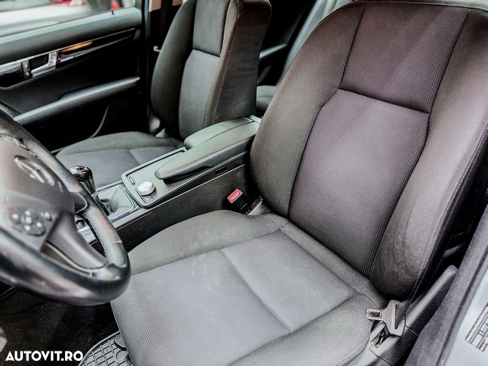 Mercedes-Benz C - 12