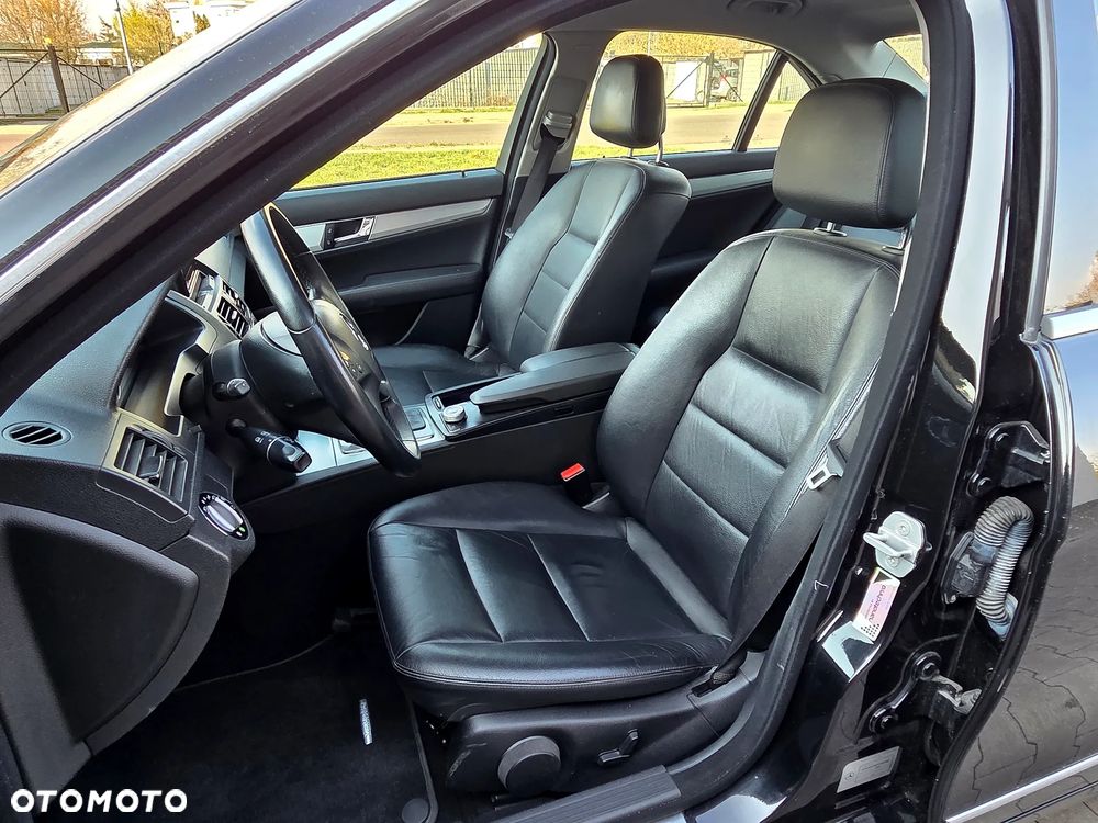 Mercedes-Benz Klasa C 220 CDI DPF Automatik Avantgarde - 18