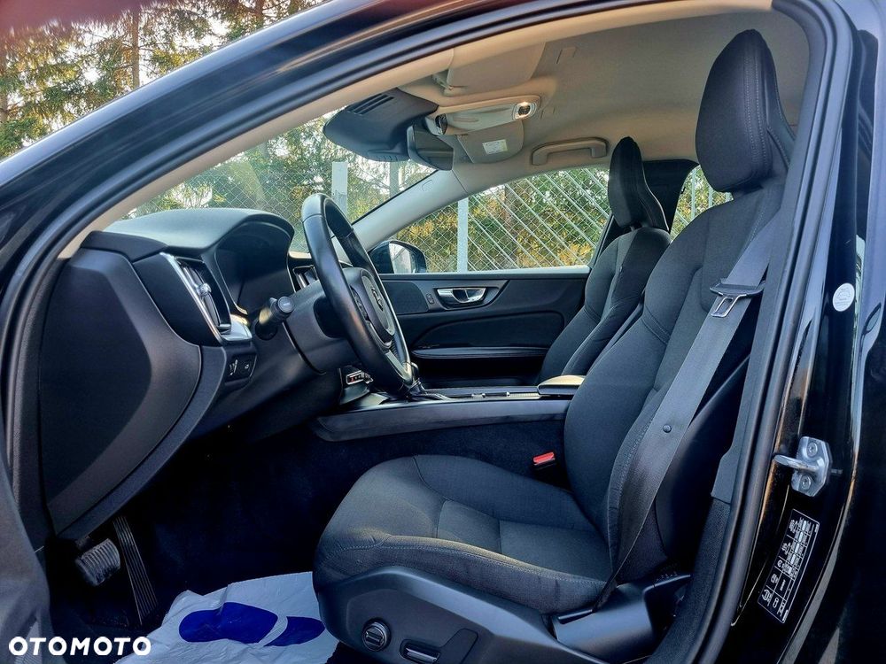 Volvo V60 D4 Momentum - 9
