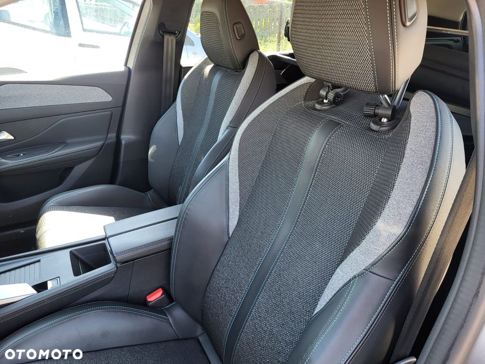 Peugeot 308 PureTech 130 GPF EAT8 Stop & Start Allure Business-Paket - 37