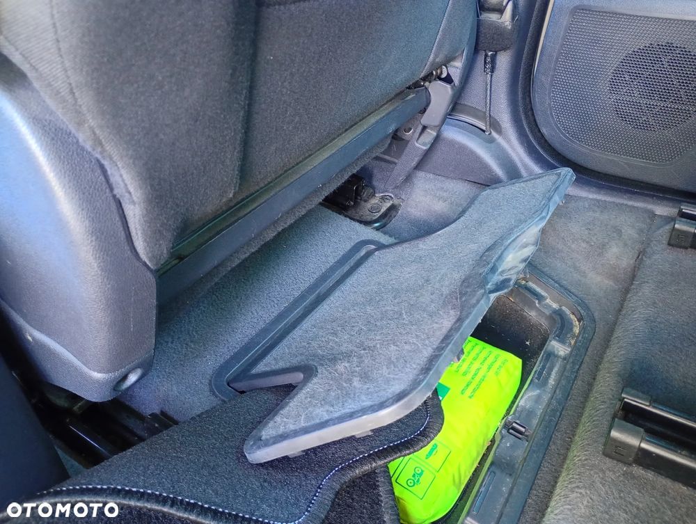 Peugeot 5008 2.0 HDi Allure 7os - 9