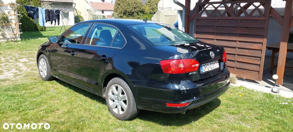 Volkswagen Jetta 1.6 TDI Trendline - 10
