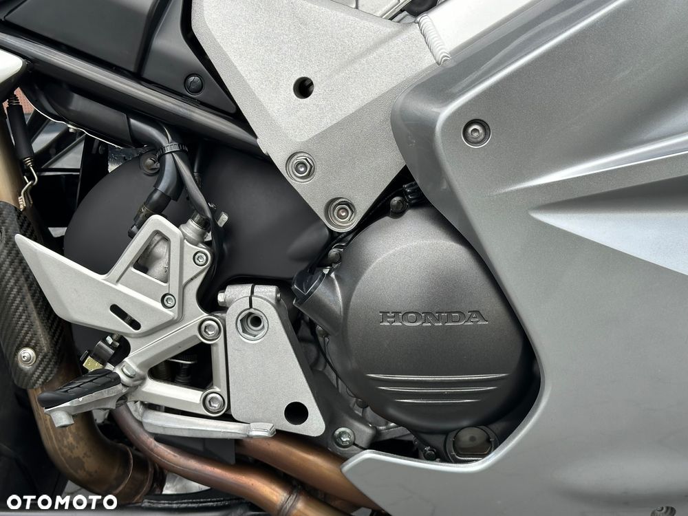 Honda VFR - 15