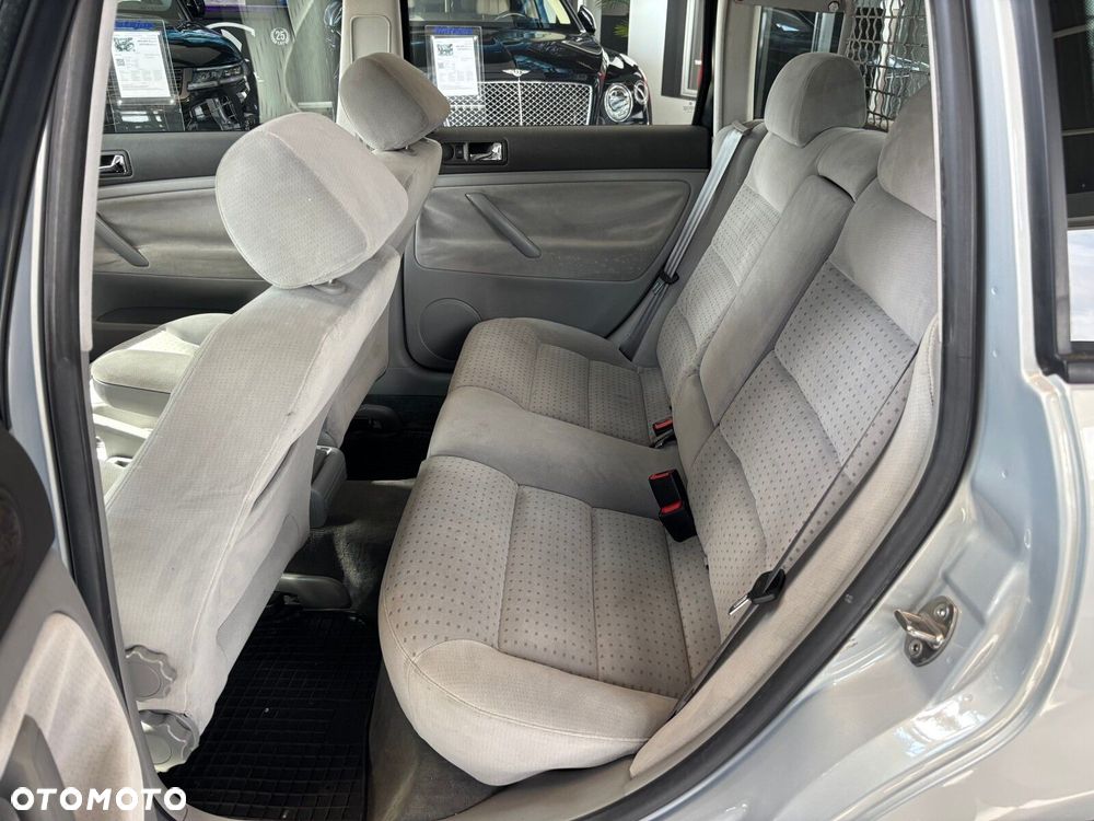 Volkswagen Passat - 21