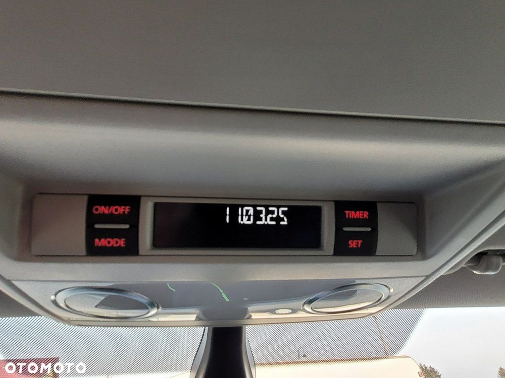 Volkswagen Multivan - 24