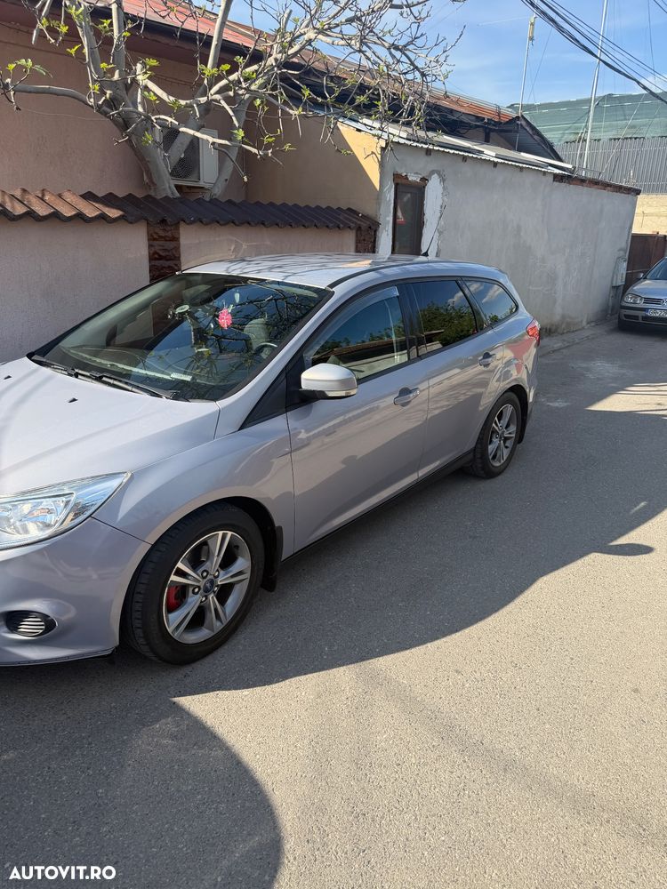 Ford Focus 1.6 TDCi DPF Start-Stopp-System SYNC Edition - 4