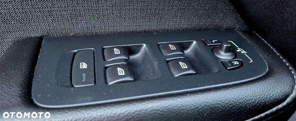 Volvo V60 Cross Country D4 AWD Geartronic Pro - 32