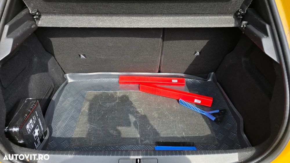 Peugeot 208 1.2 L PureTech STT EAT8 GT Line - 14