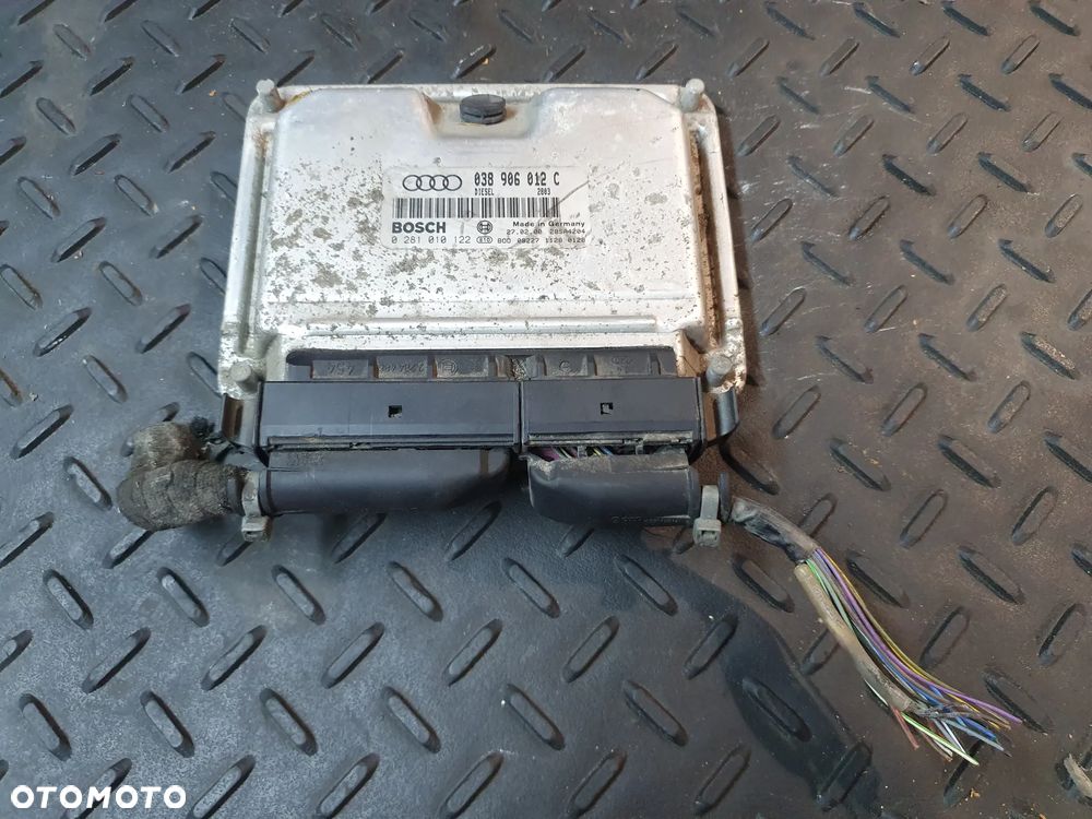 Sterownik silnika Audi A3 S3 8L 038906012C 0281010122 EUROPA - 1