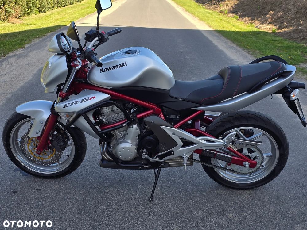 Kawasaki ER - 12