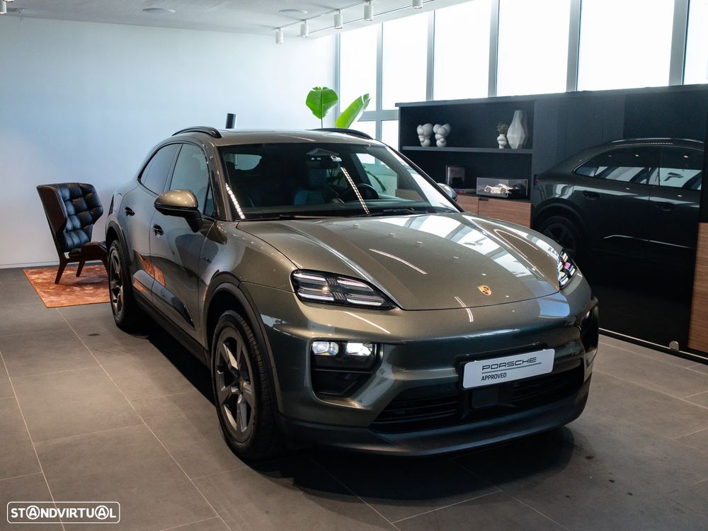 Porsche Macan Electric 4 - 8