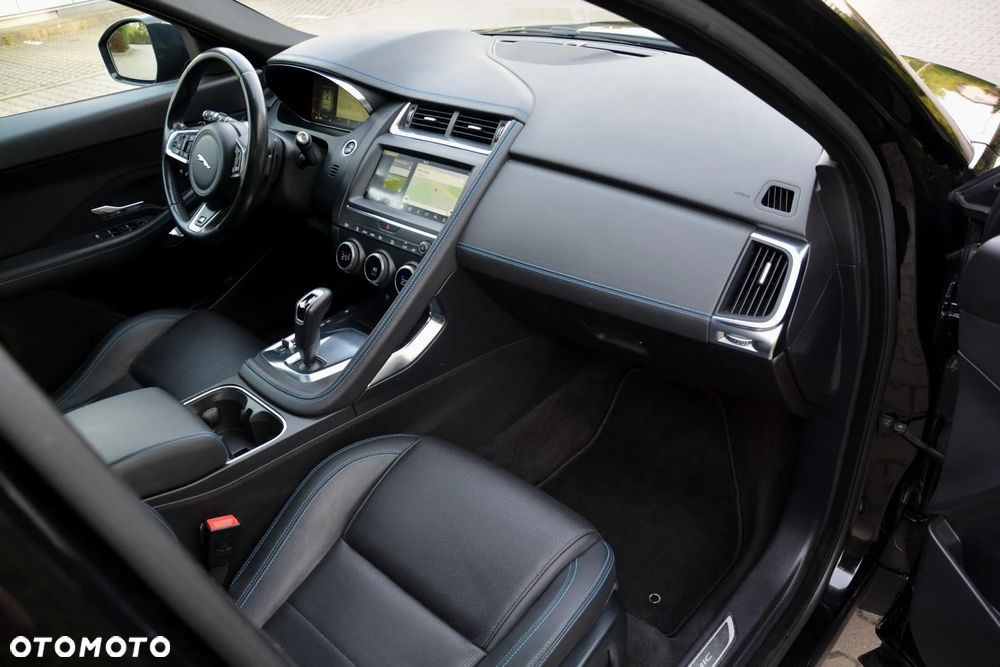 Jaguar E-Pace D150 AWD R-Dynamic HSE - 34