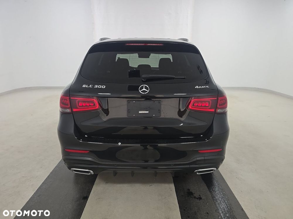 Mercedes-Benz GLC 300 4Matic 9G-TRONIC AMG Line Plus - 7