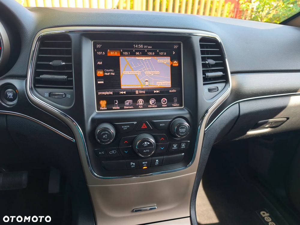 Jeep Grand Cherokee - 15